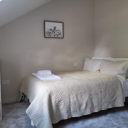 Bournemouth Cottage 6Mins From Beach, Free Parking ภายนอก รูปภาพ