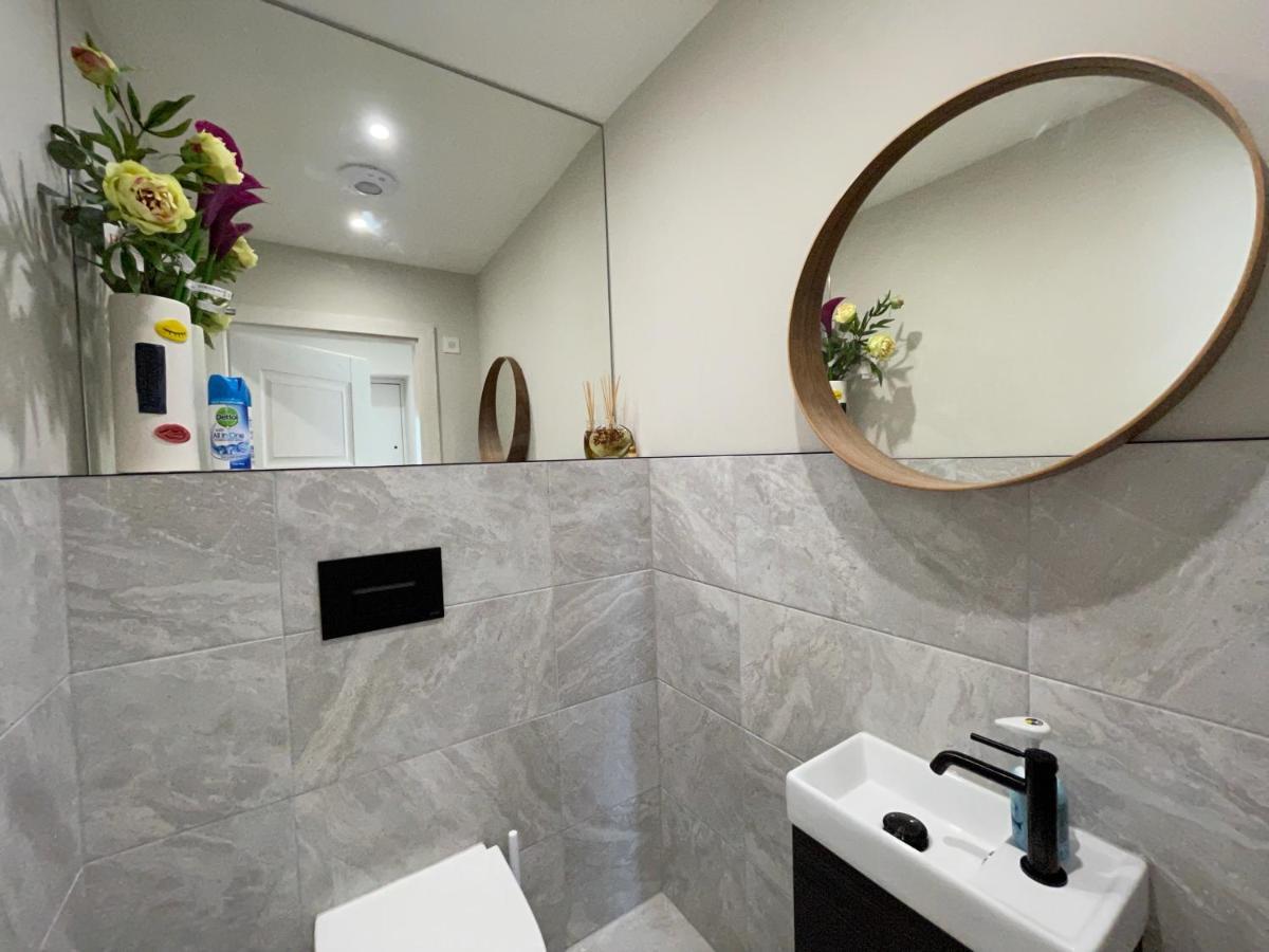 Bournemouth Cottage 6Mins From Beach, Free Parking ภายนอก รูปภาพ