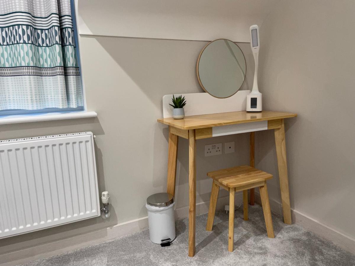 Bournemouth Cottage 6Mins From Beach, Free Parking ภายนอก รูปภาพ
